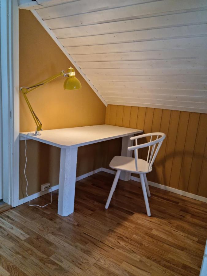 Loftsleilighet Midt I Sentrum Skjervoy Buitenkant foto